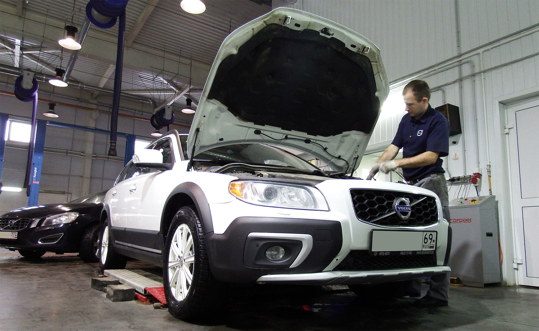 Сервис вольво. Вольво Дубровка. Техцентр Вольво. Автосервис Volvo. Автотехцентр Вольво.